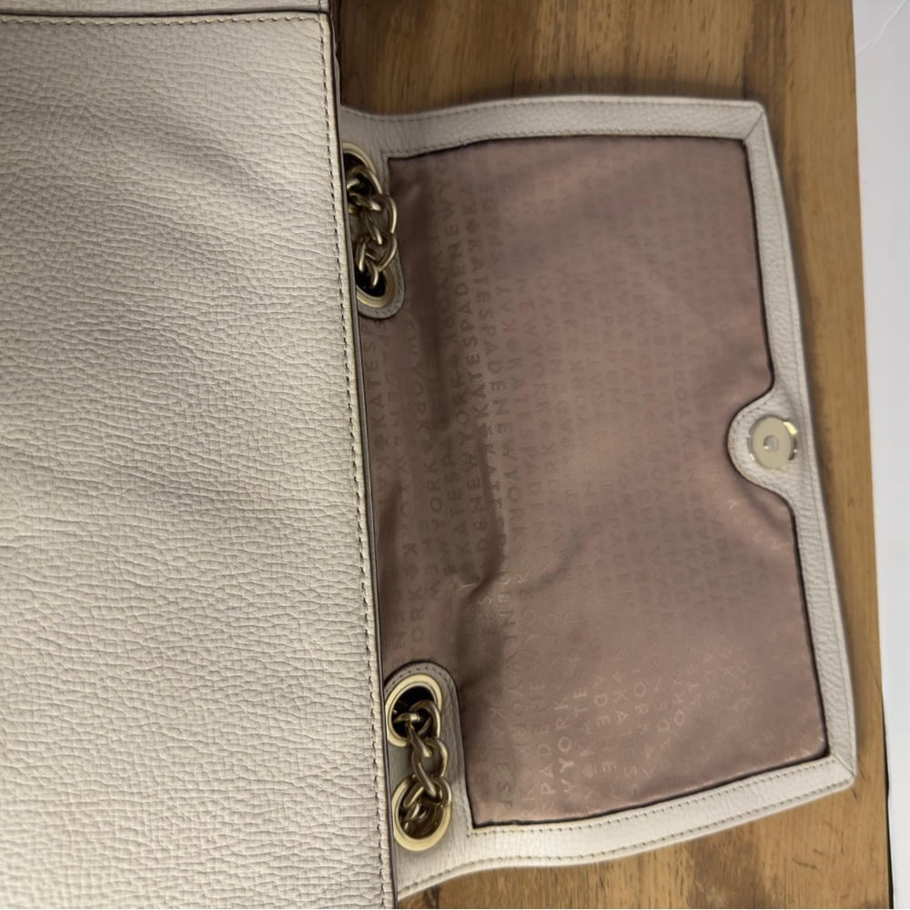 Kate Spade Cream Crossbody Bag, Adjustable straps, Gold Chain & Hardware - Picture 9 of 9